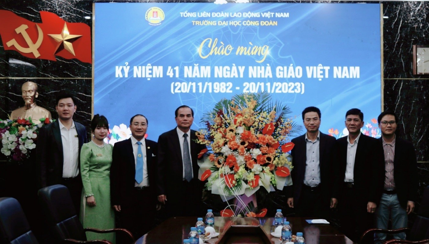 Công đoàn Thông tin và Truyền thông Việt Nam  thăm, chúc mừng các đơn vị Trường học nhân Ngày Nhà giáo Việt Nam