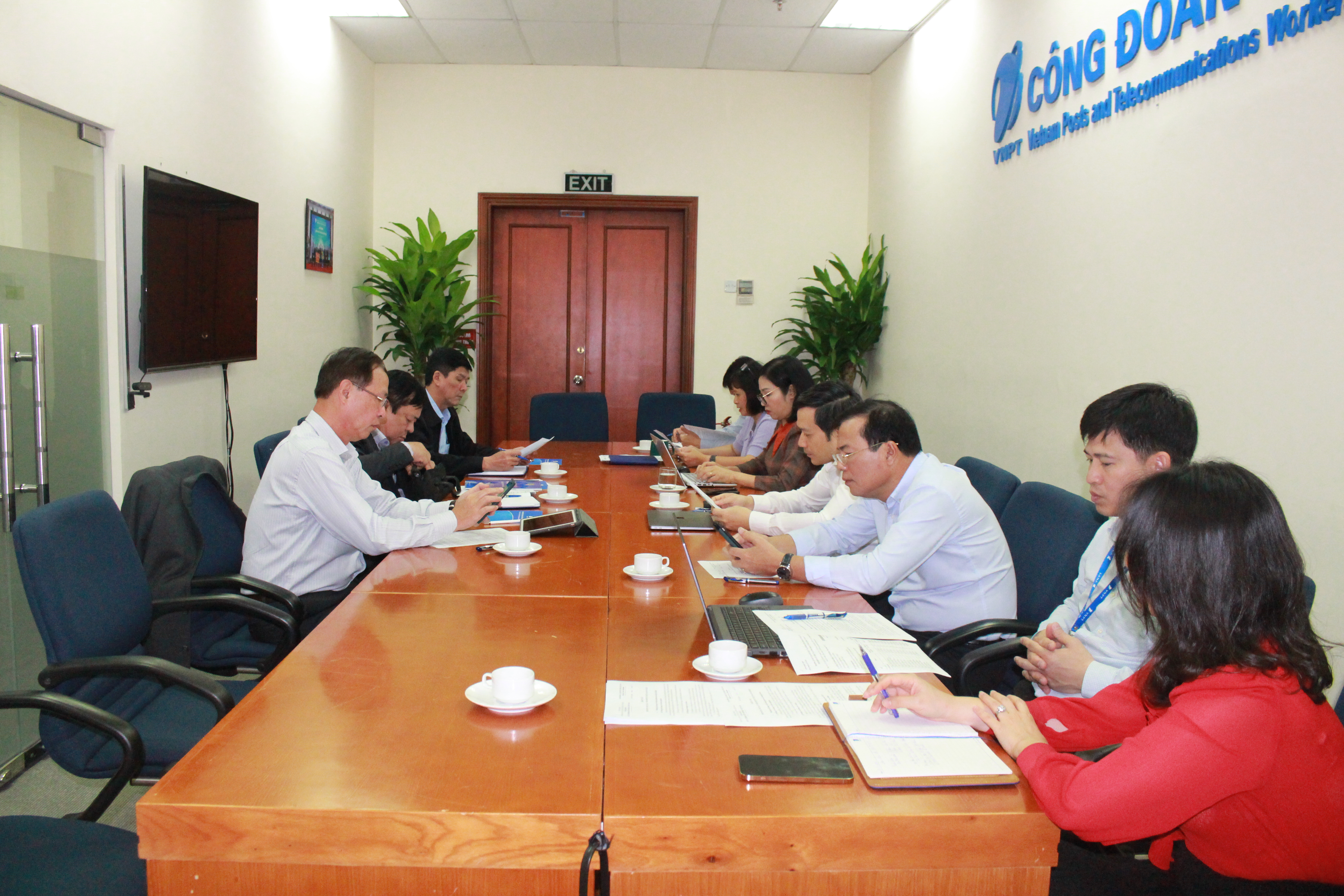 Đoàn công tác Công đoàn Thông tin và Truyền thông Việt Nam làm việc với Công đoàn VNPT