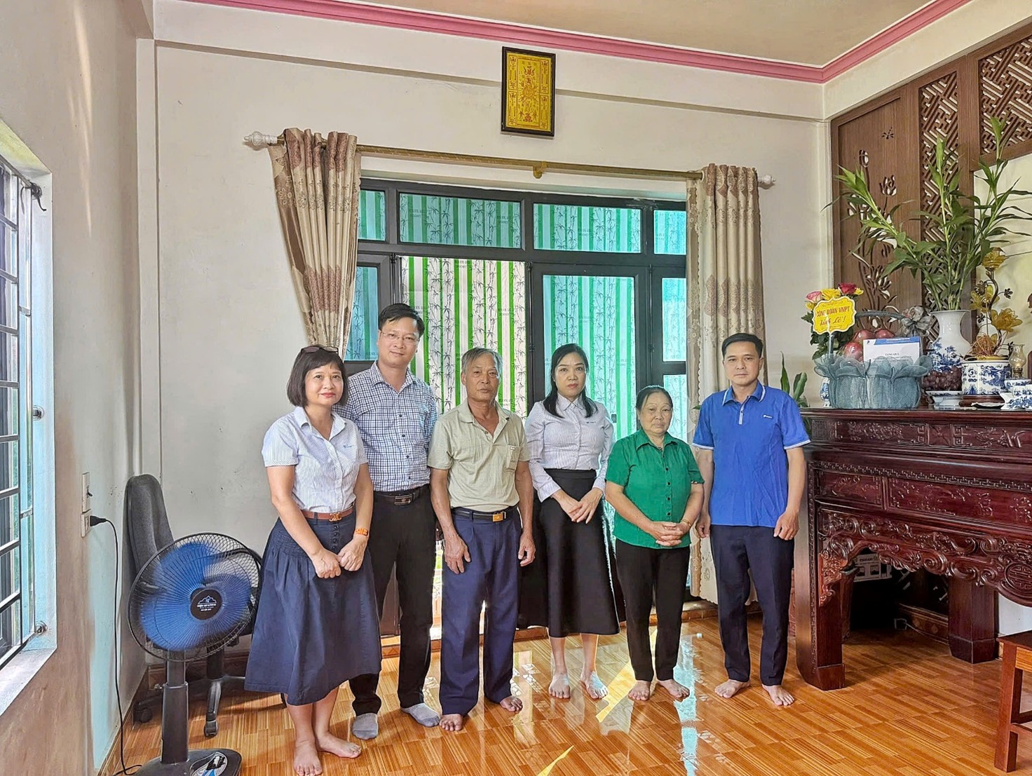 Công đoàn VNPT thăm hỏi, tri ân gia đình thân nhân liệt sỹ tại Hải Hương